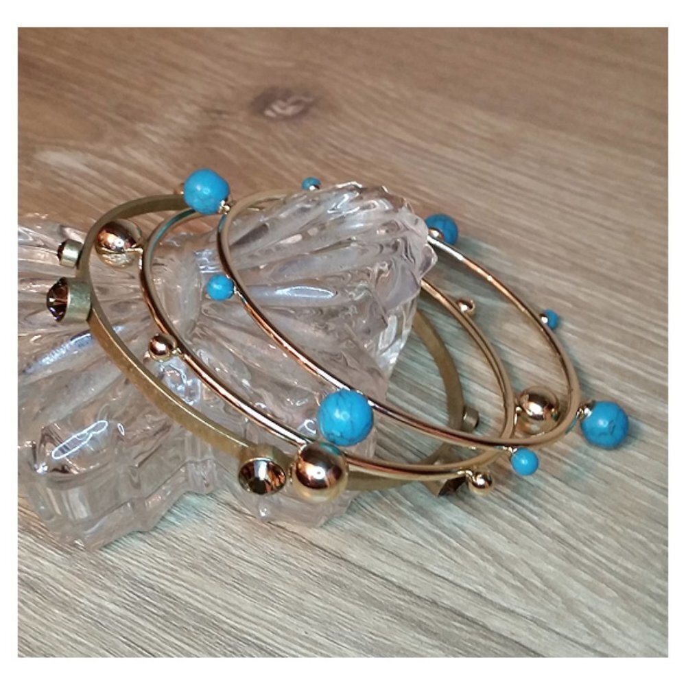 Bundle Lot Of 3 Gold Tone Bangle Bracelets Stackable Layering Boho Trendy